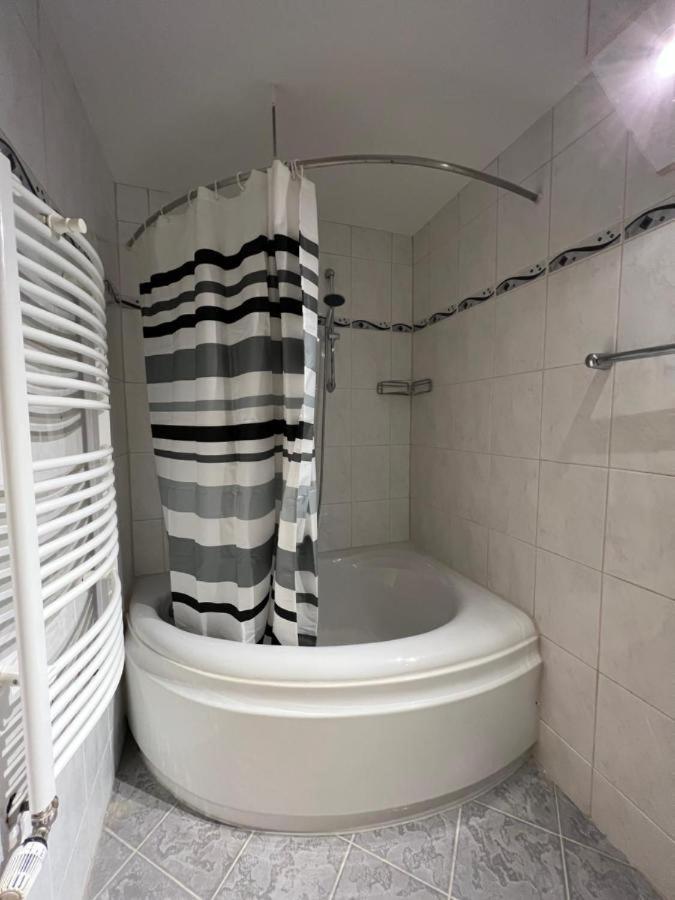 3-Zimmer Mit Terrasse Im Herzen Von Goettingen Ngoại thất bức ảnh